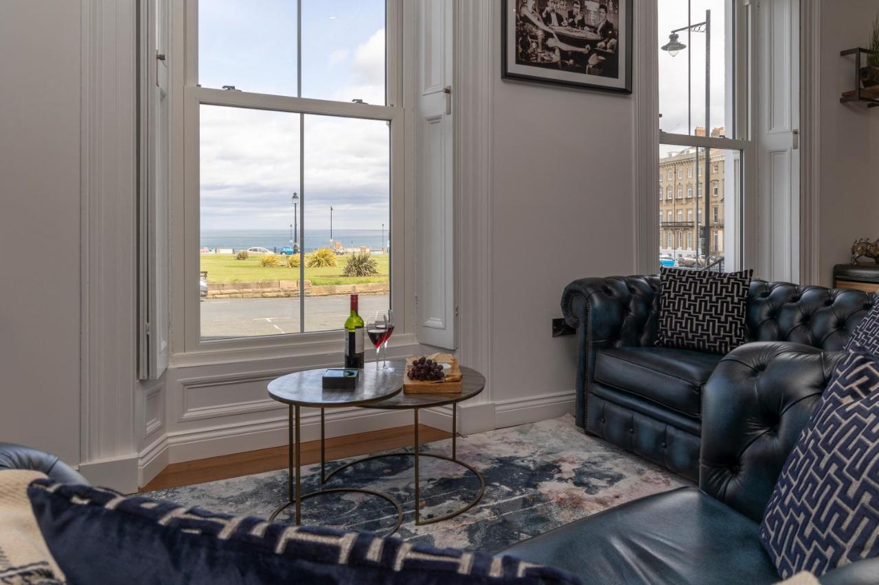 Sapphire Seas Whitby Apartment Exterior photo